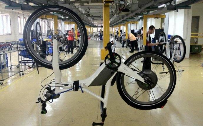 Smart E-Bike Factory Floor; Fresh German Air | ELECTRICBIKE.COM